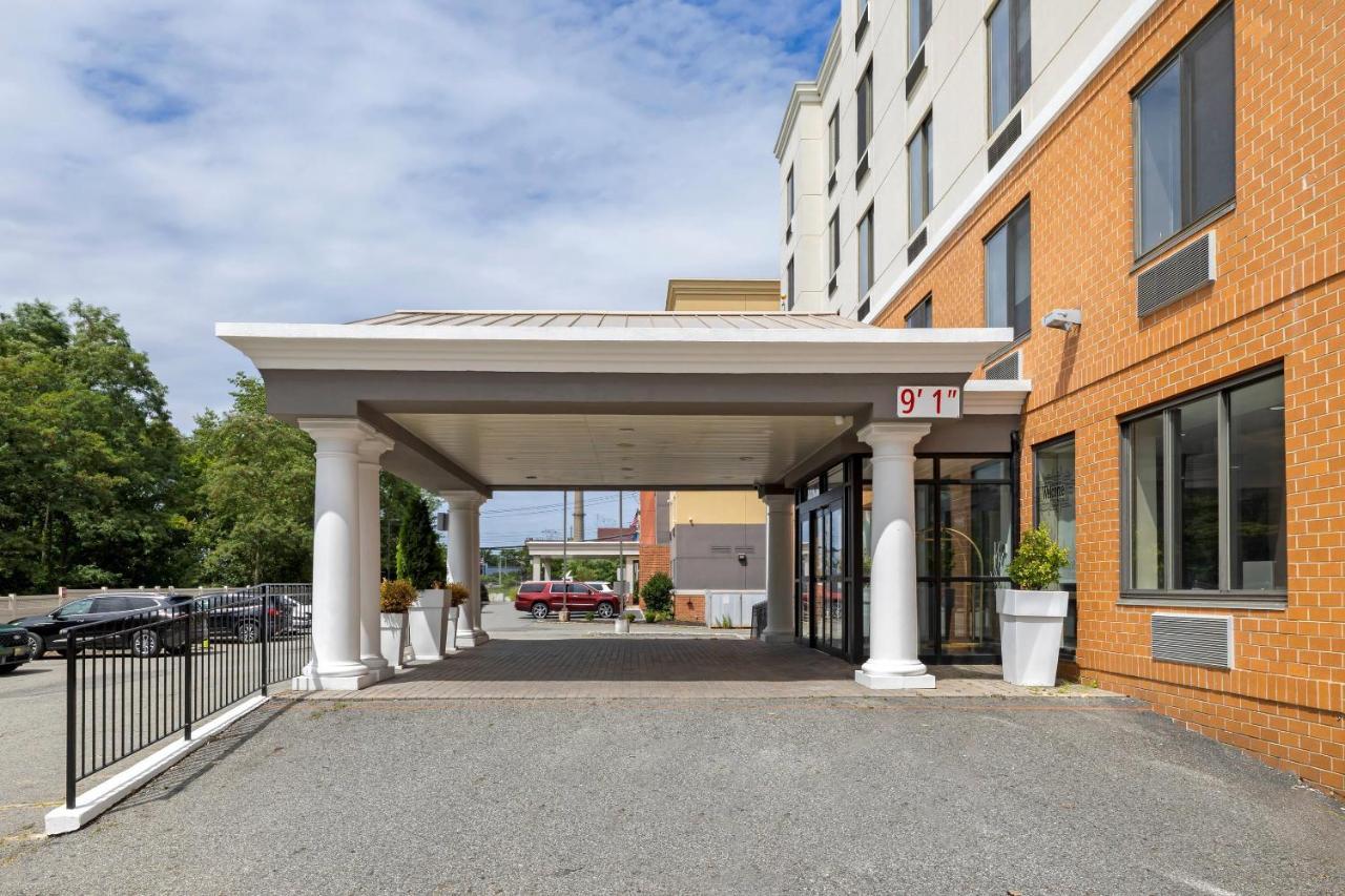 Hotel Country & By Radisson, Staten Island 3*