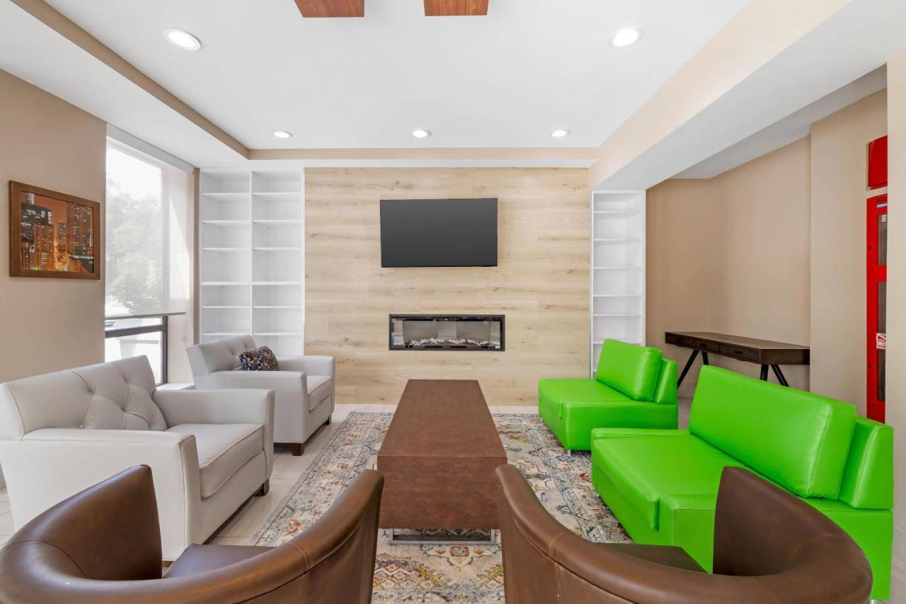 Country & By Radisson, Staten Island New York