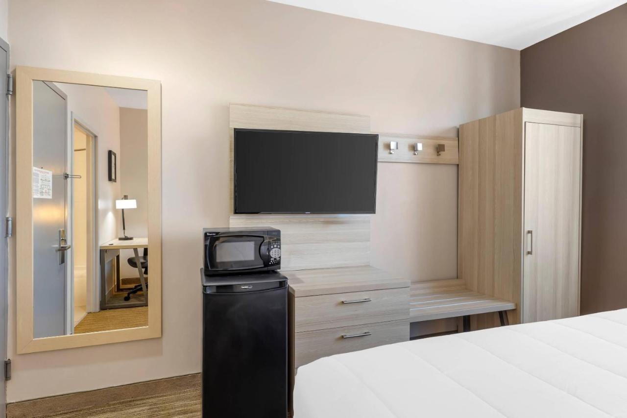 Country & By Radisson, Staten Island Hotel 3*