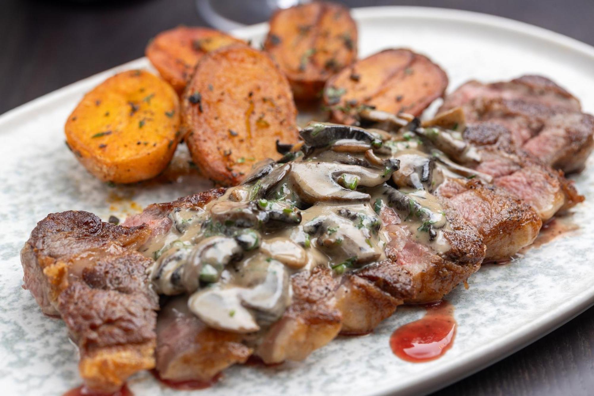 Four Points By Sheraton Manhattan Soho Village 3*