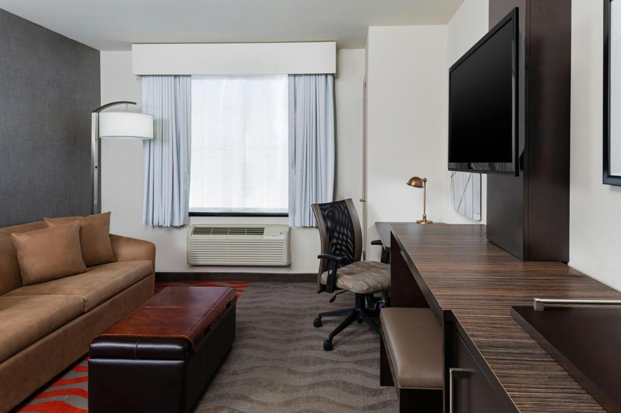 Hotel Fairfield & By Marriott Staten Island New York