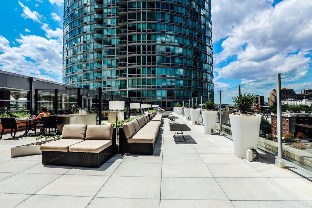 Liberty Towers - A Premier Furnished Apartment *