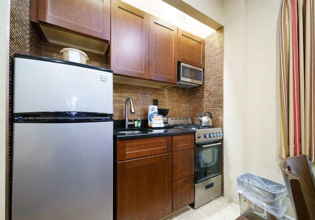 3br In Big Apple Apartment New York