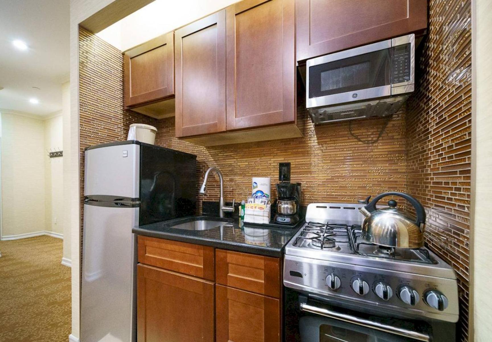 3br In Big Apple Apartment