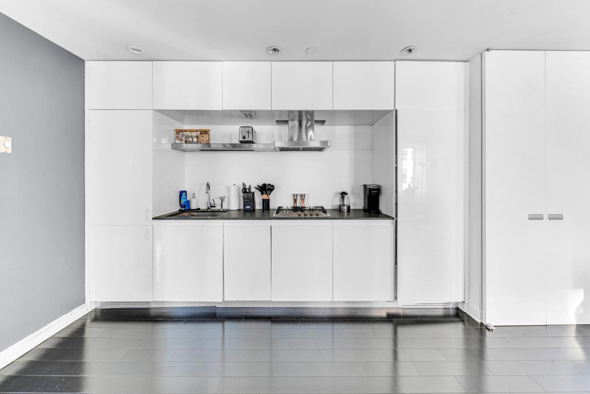 Elegant Midtown Retreat, Views, Steps To Times Square Apartment