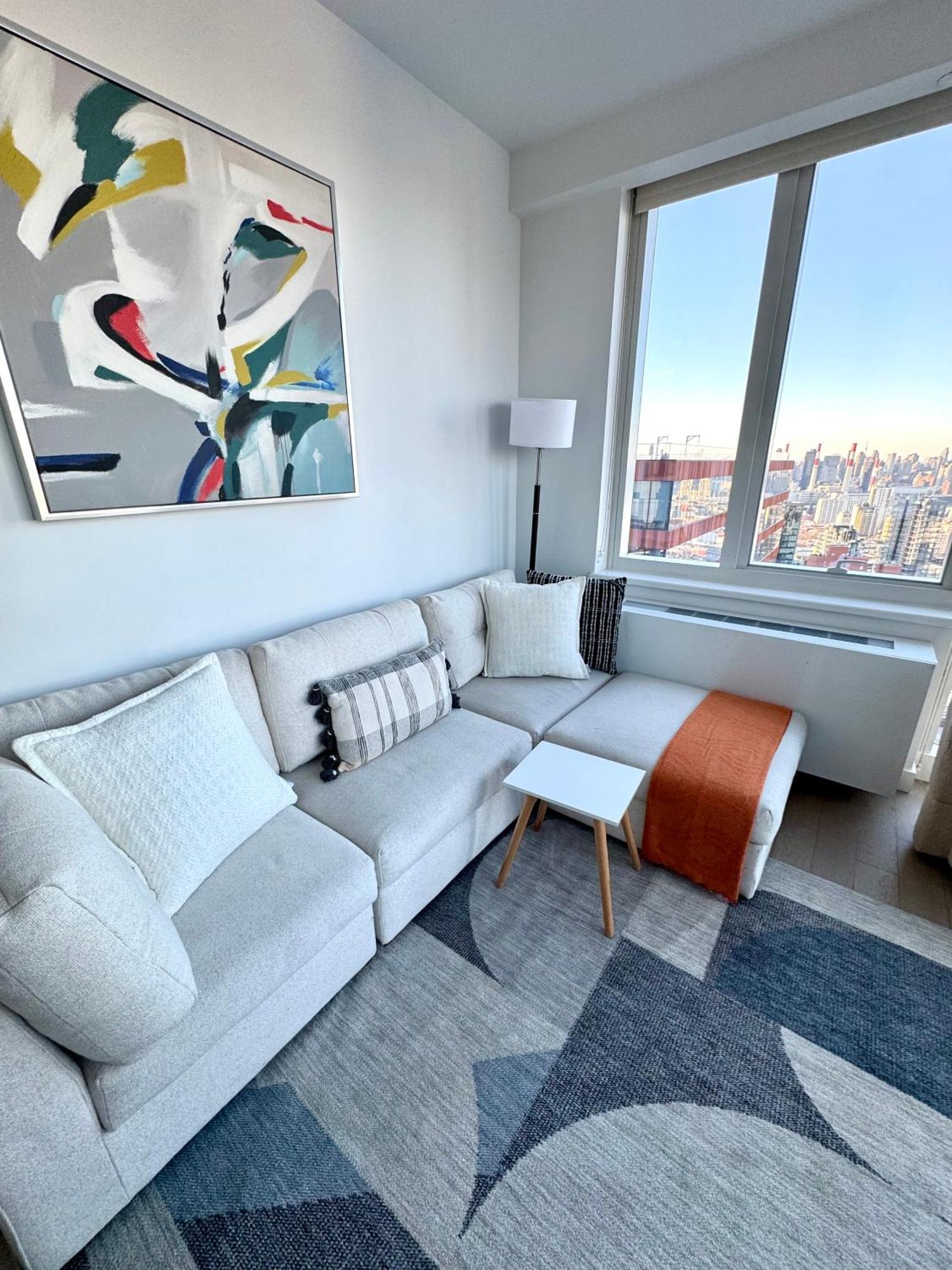 Luxury 2 Bedrooms 2 Bathrooms Corner Breathtaking Views Modern Retreat Apartment New York