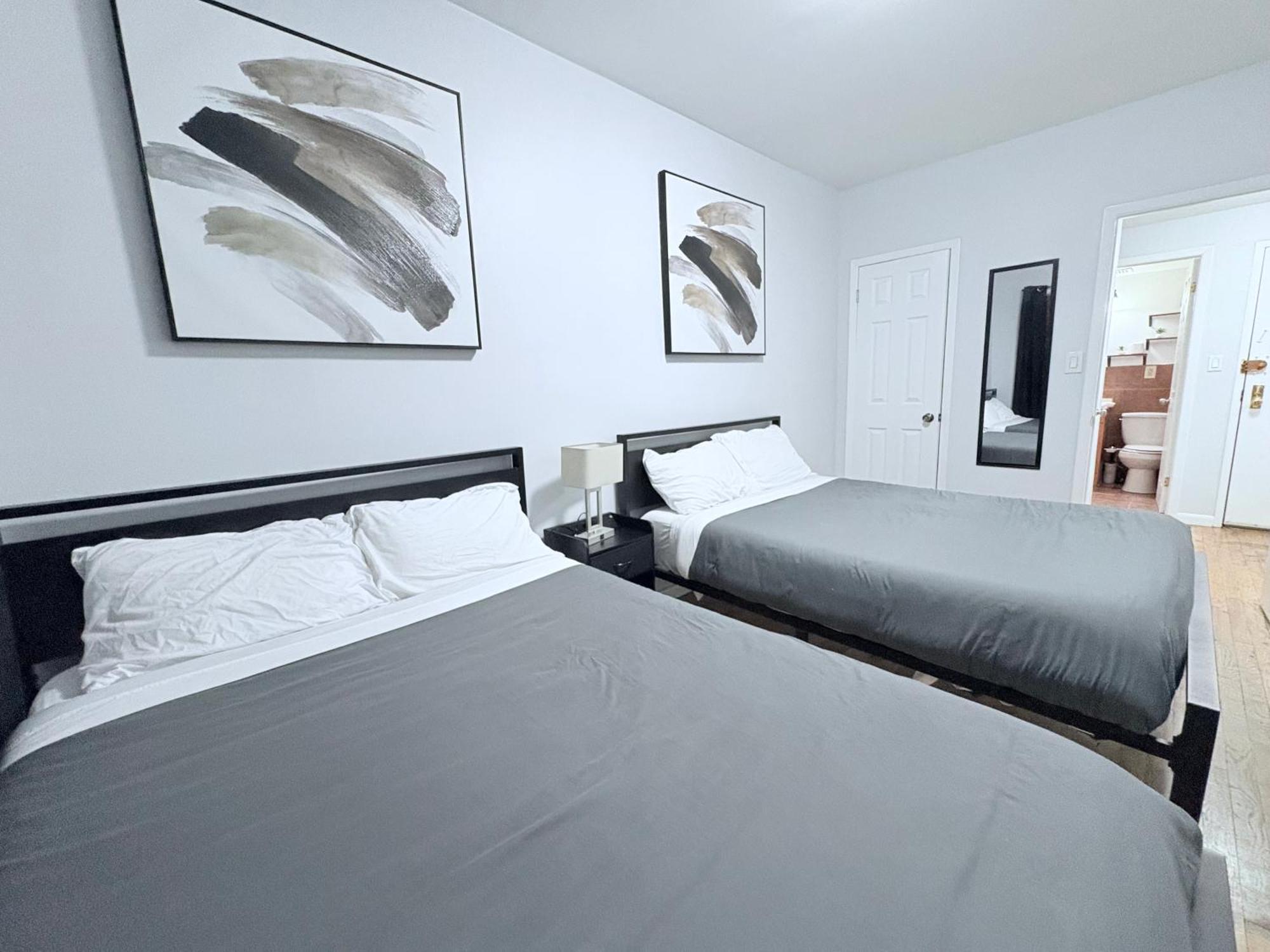 Steps From Empire State Building Apartment New York