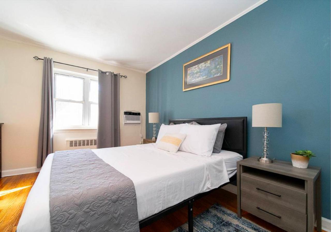 Apartment Midtown West 3 Bedroom Washer Dryer And Dishwasher, June To Aug 90 Days Required