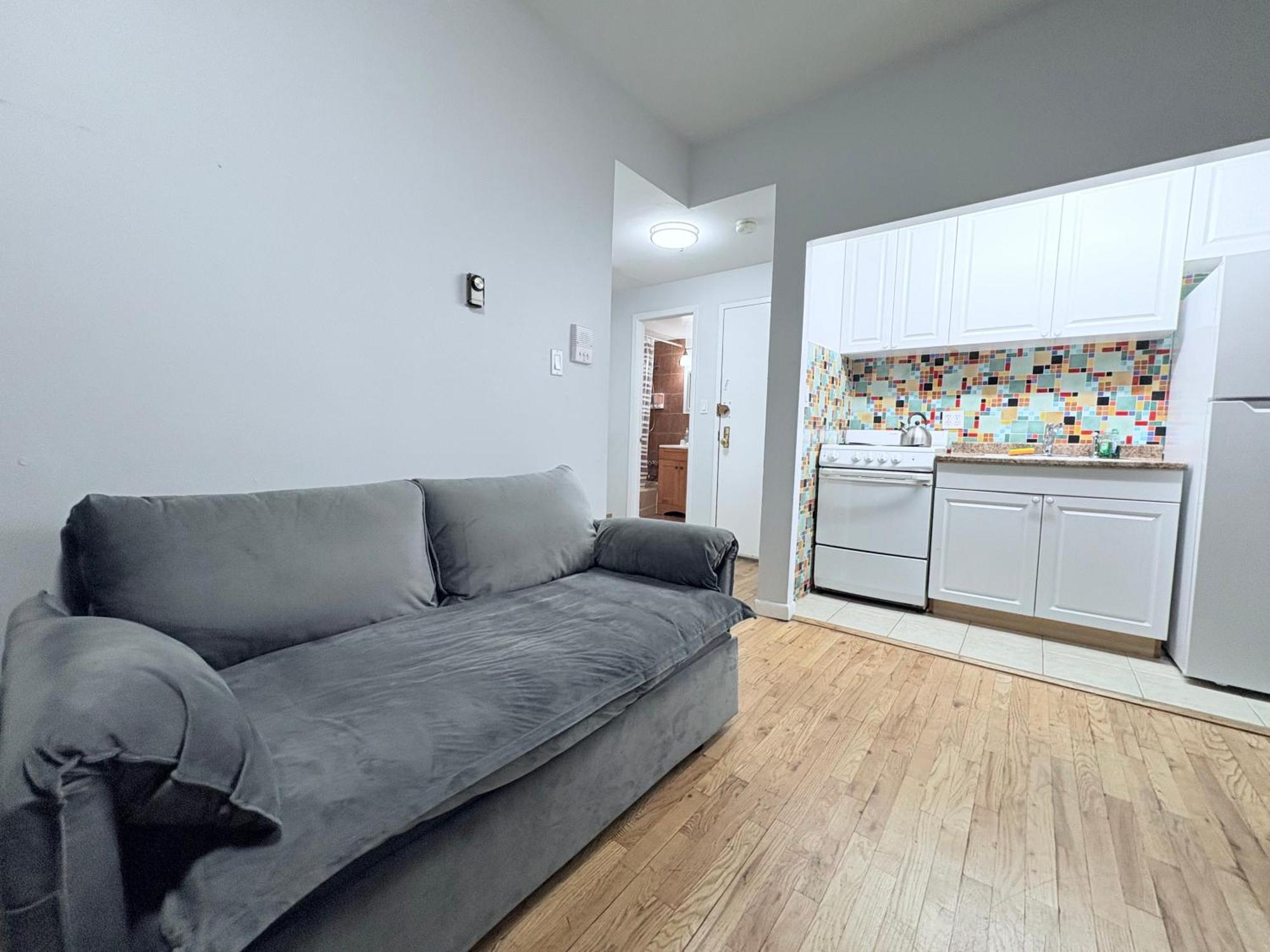 Steps From Empire State Building Apartment New York