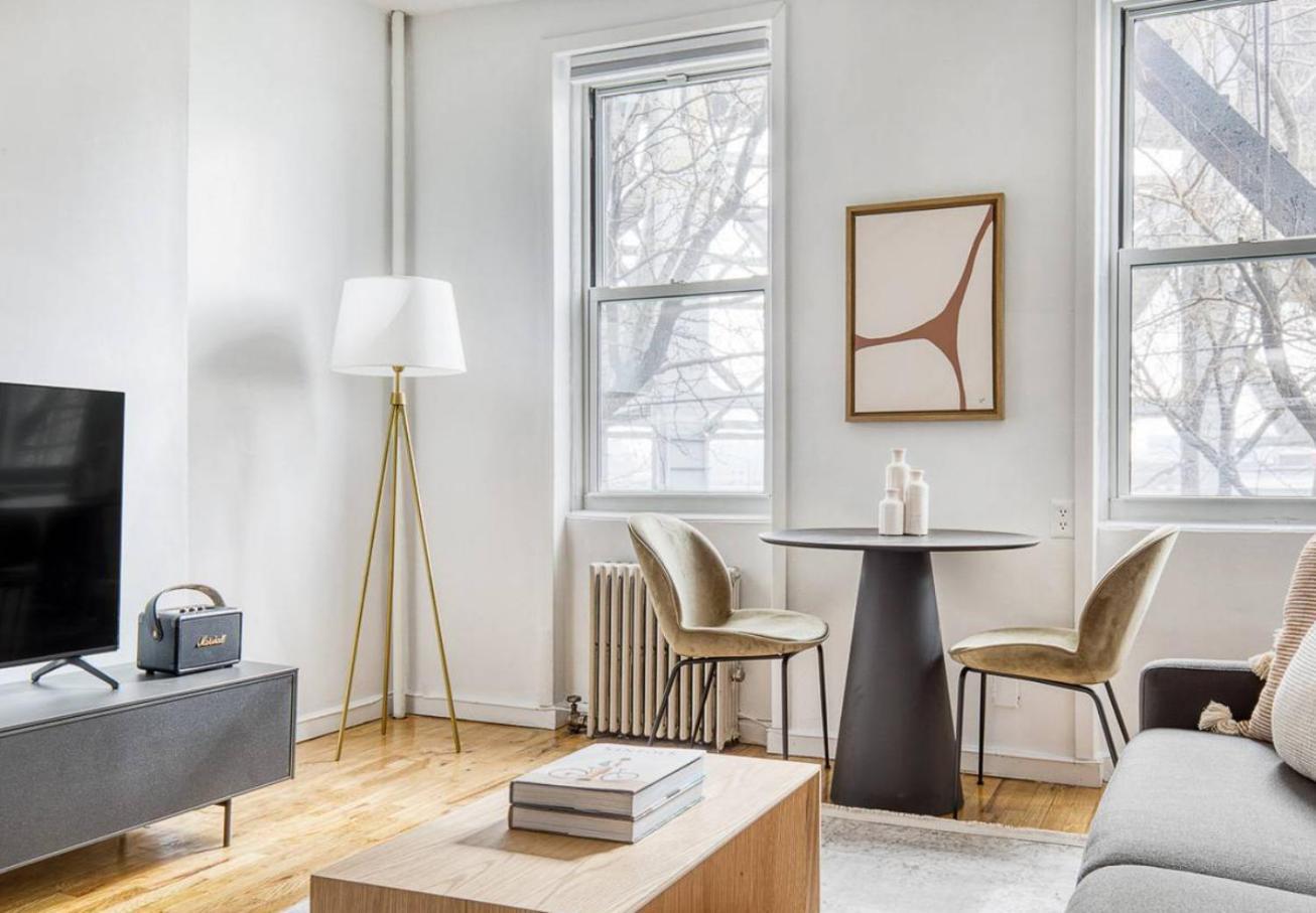 Lovely Near Park Apartment *