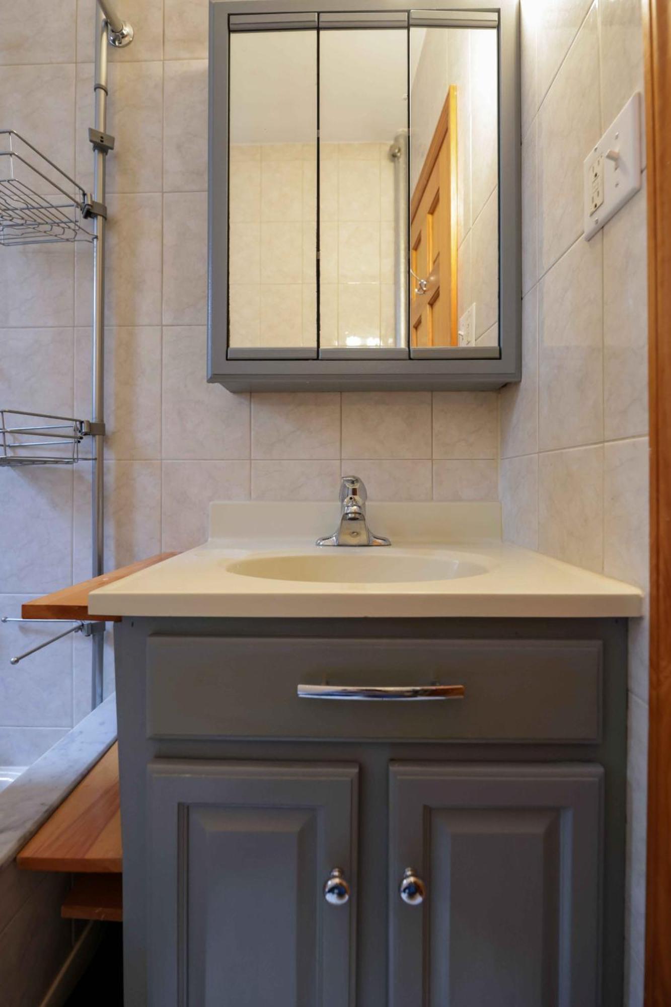 Immaculate Furnished 1-bedroom *