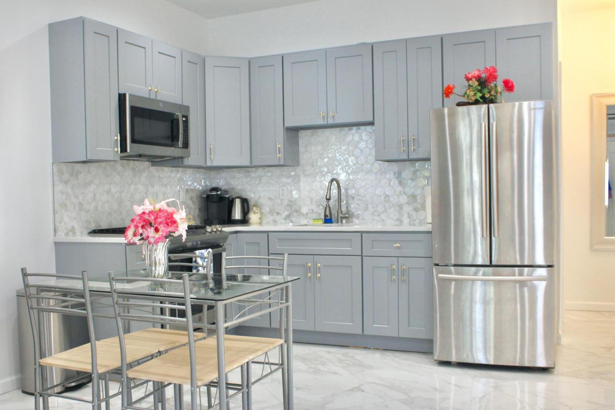 2-bedroom 15 Minutes From Manhattan In Lic Astoria Queens Apartment *