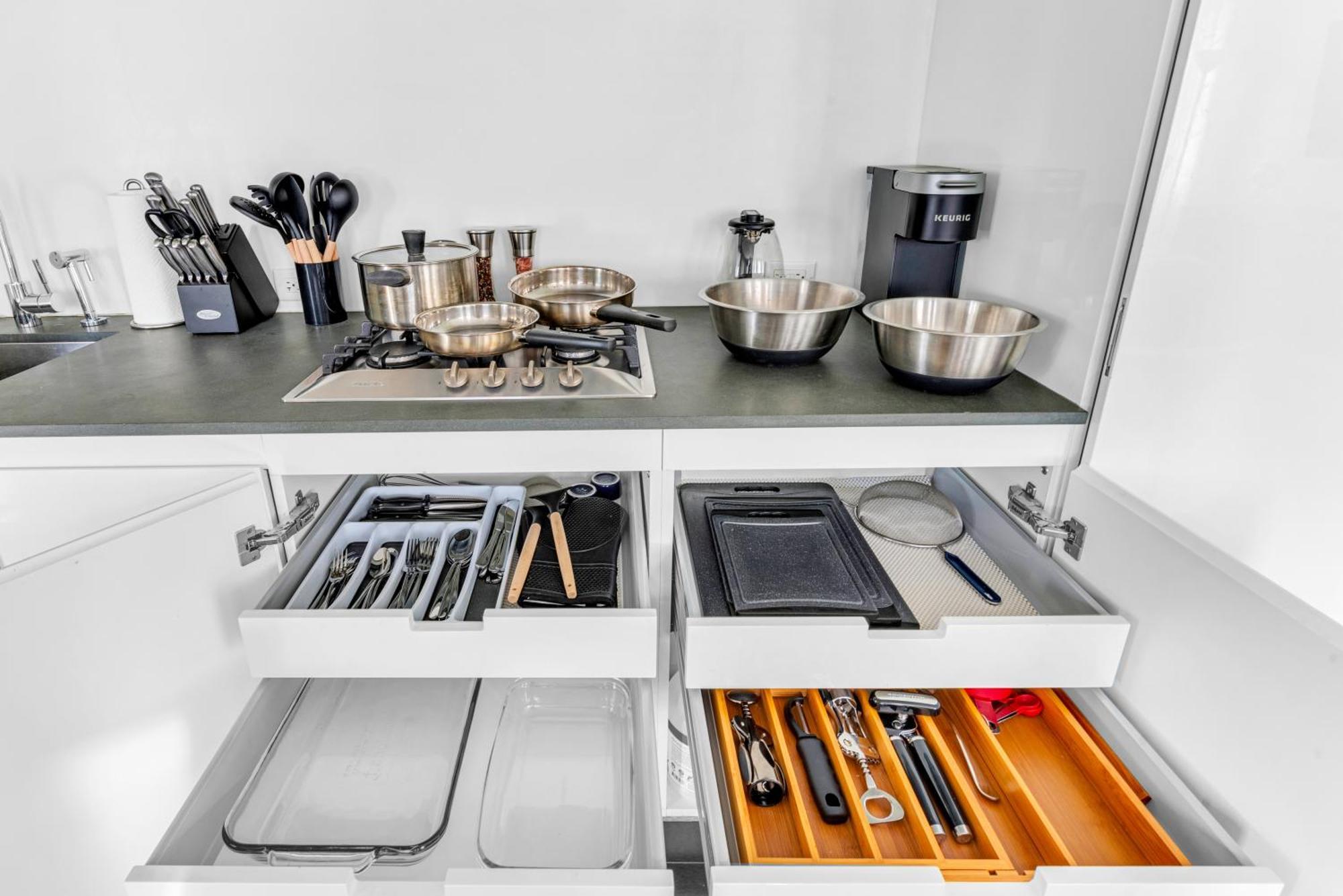 Elegant Midtown Retreat, Views, Steps To Times Square Apartment New York