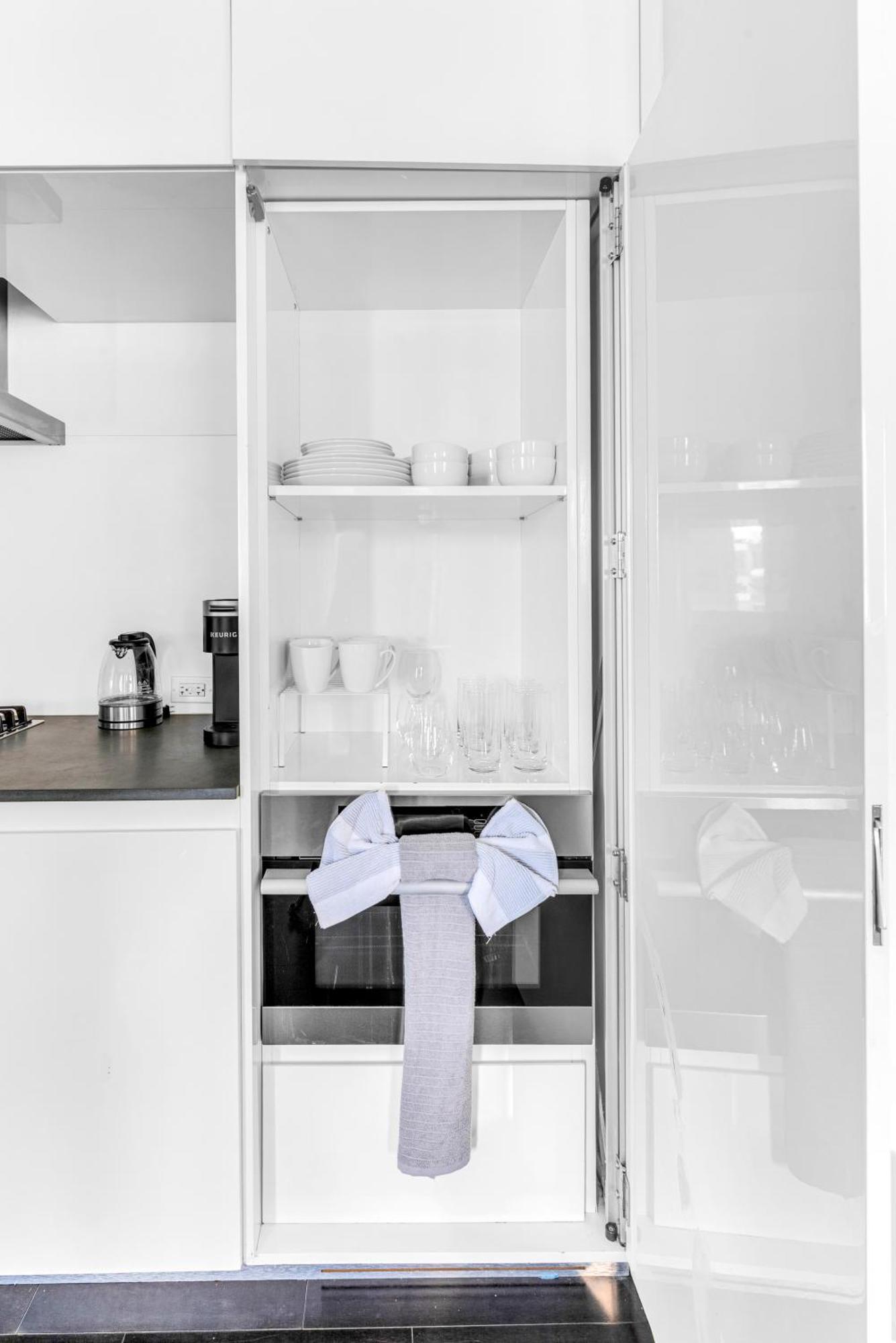 Elegant Midtown Retreat, Views, Steps To Times Square *