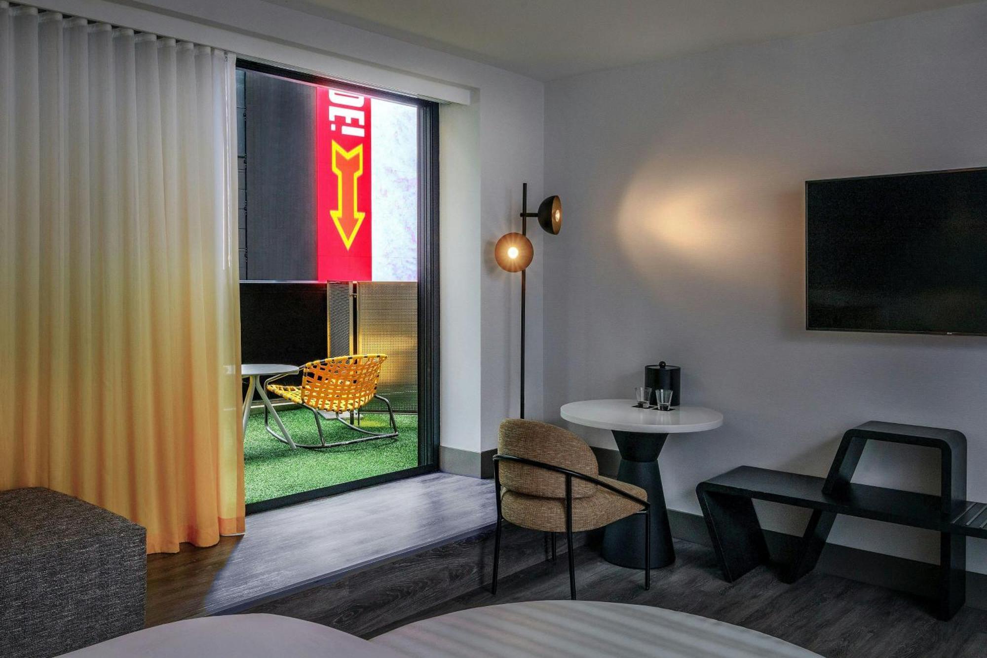 Renaissance Times Square By Marriott 4*