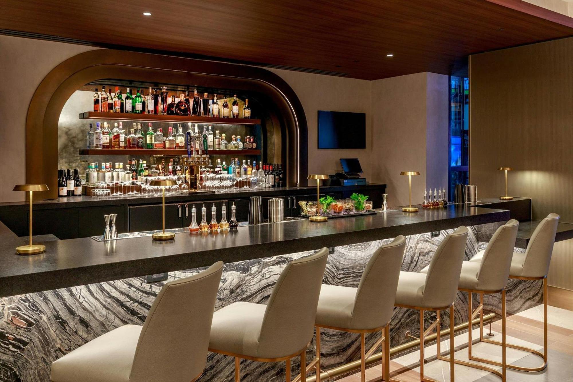 Hotel Renaissance Times Square By Marriott 4*