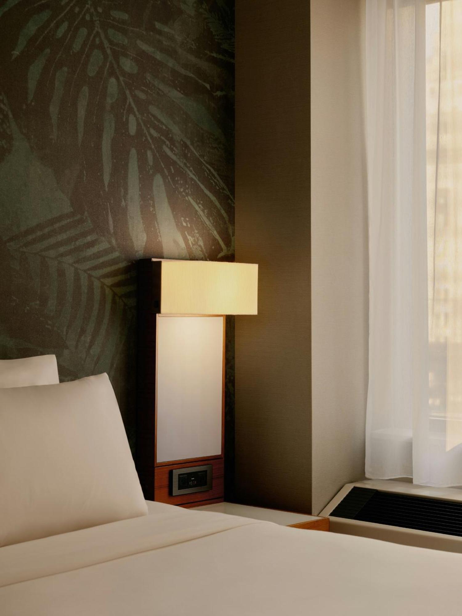 Hotel The Cloud One New York-downtown, By The One Group 4*