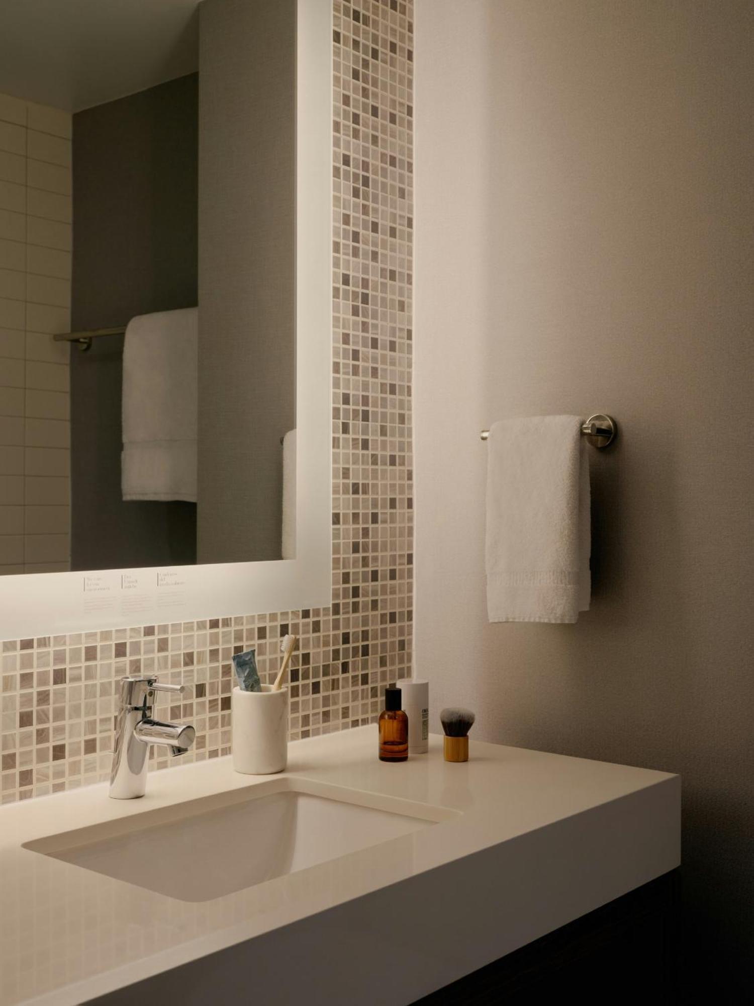 Hotel The Cloud One New York-downtown, By The One Group 4*