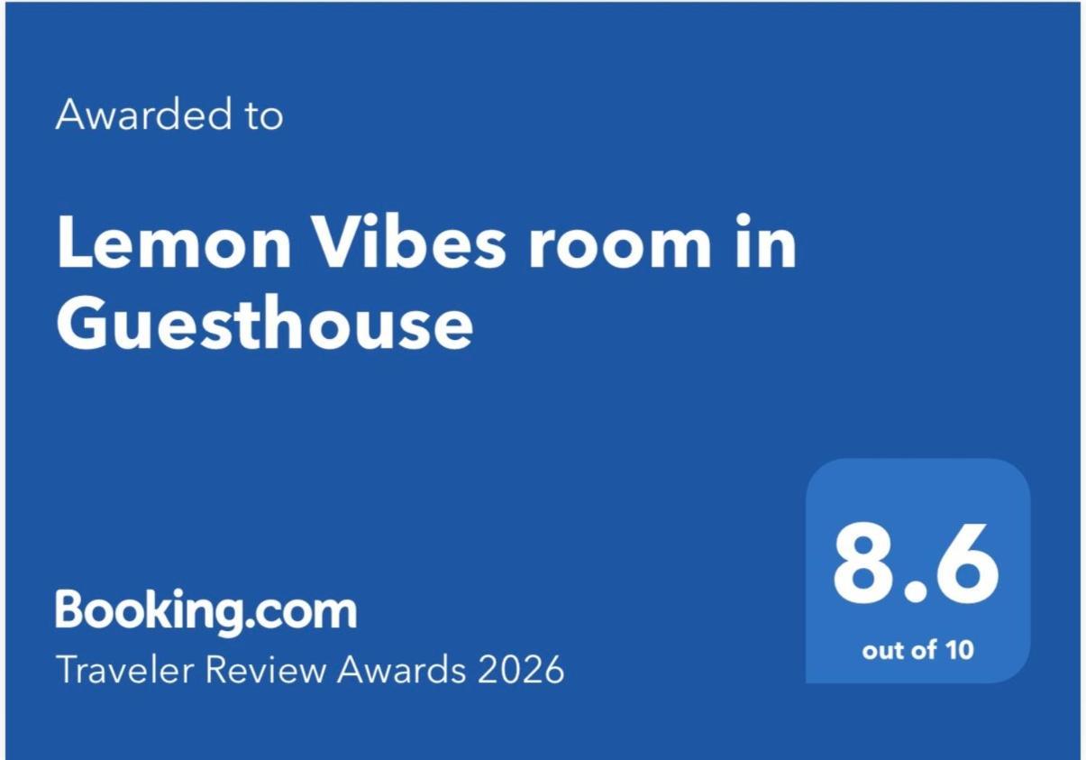 Lemon Vibes In Apartment