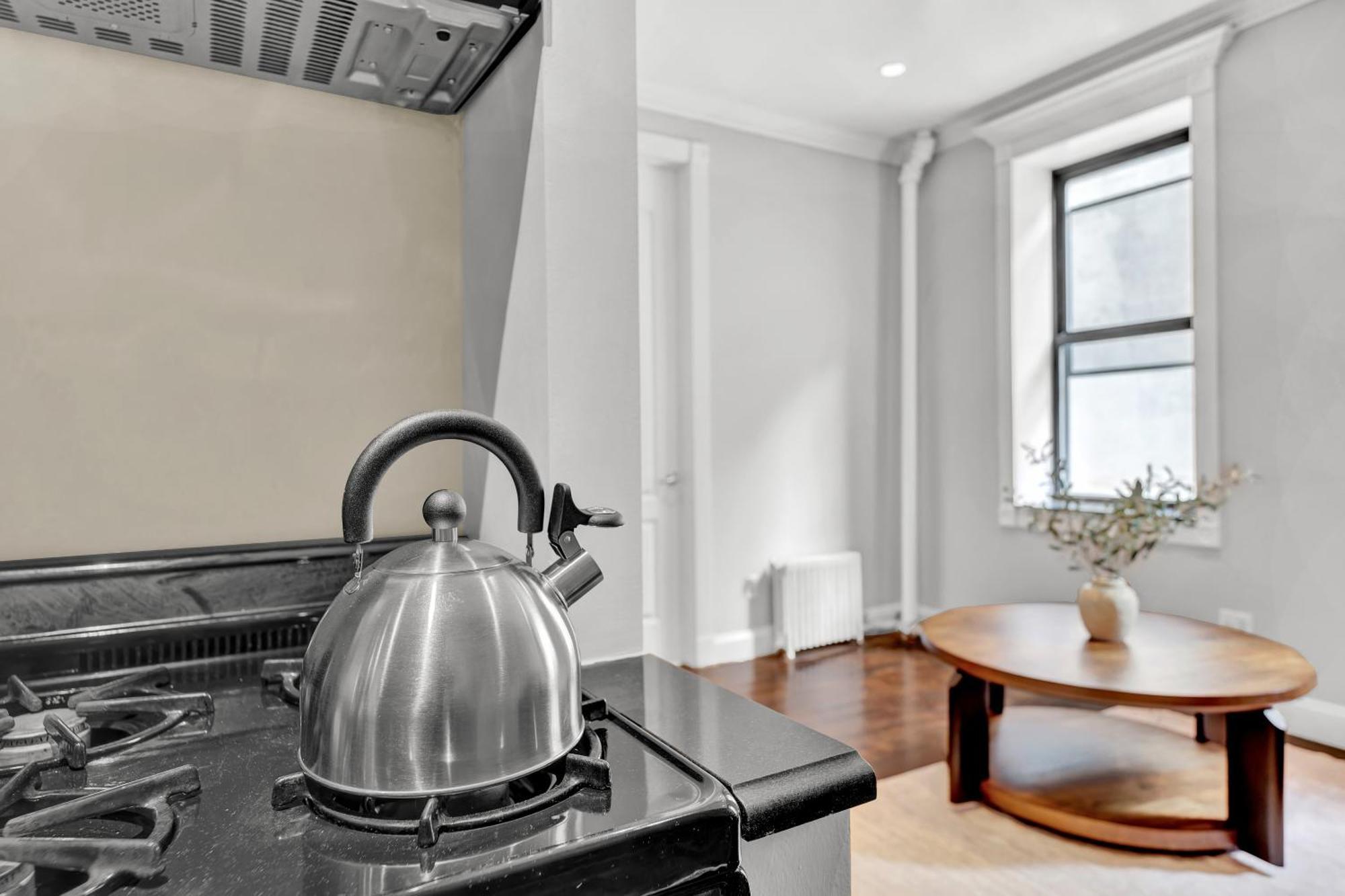 Gramercy - 3br 2ba Modern *