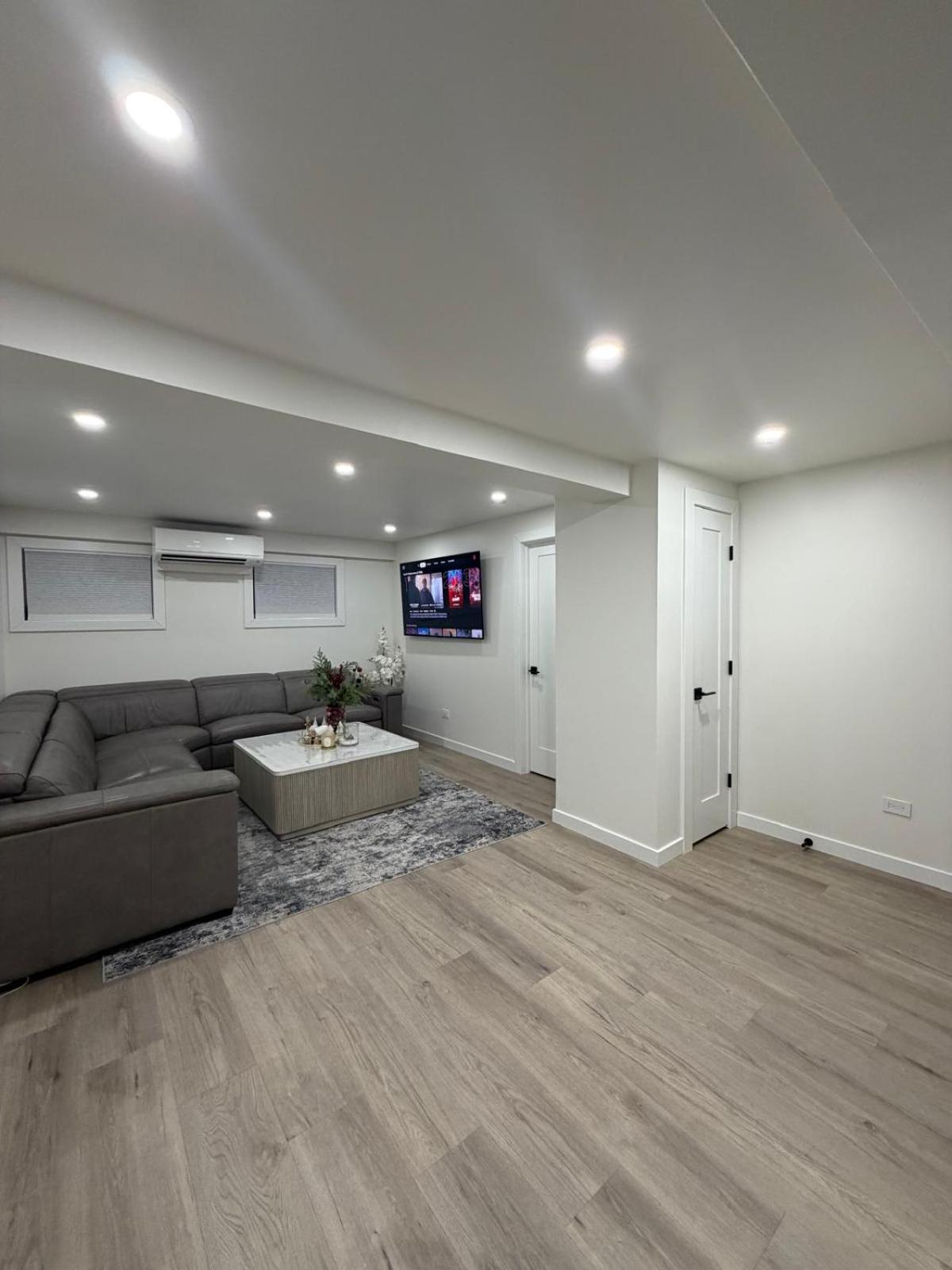 Homestay Pelham Parkway North *