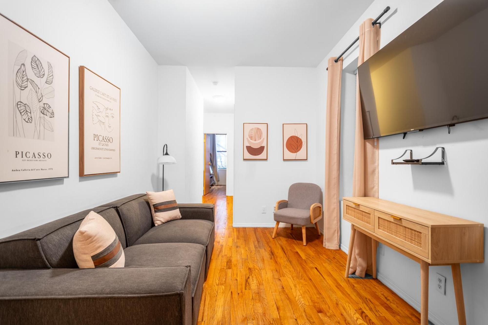 2-bedroom In Hells Kitchen - Manhattan! Apartment *