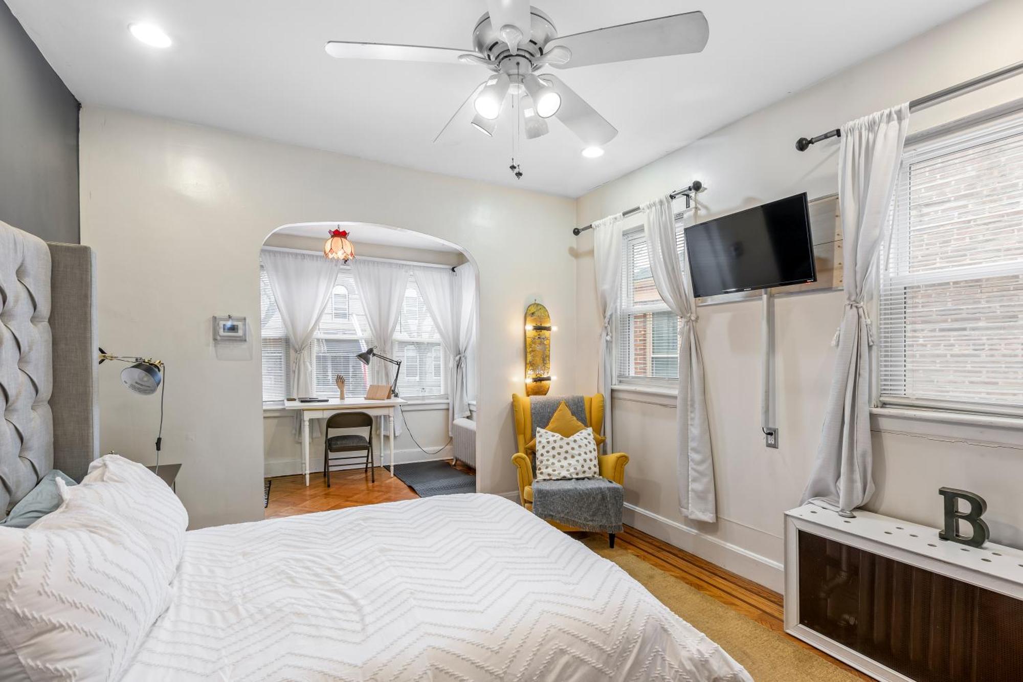 Impeccable 1br Unit In Brooklyn