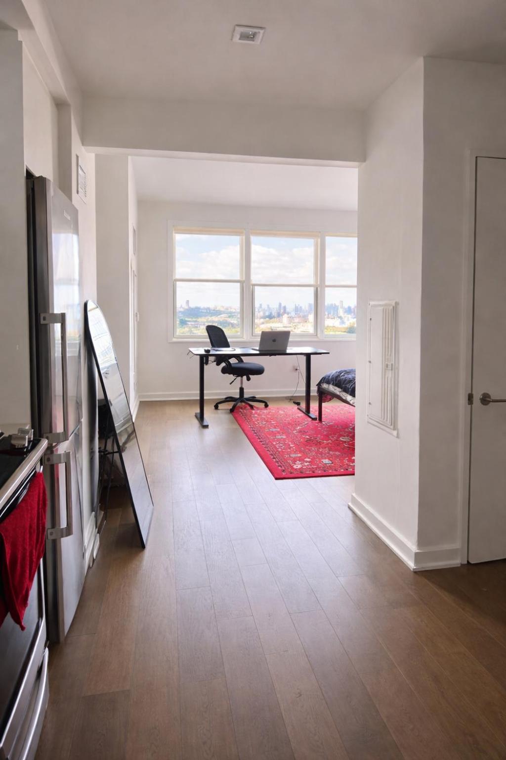 Elegant Long Island With Skyline Views