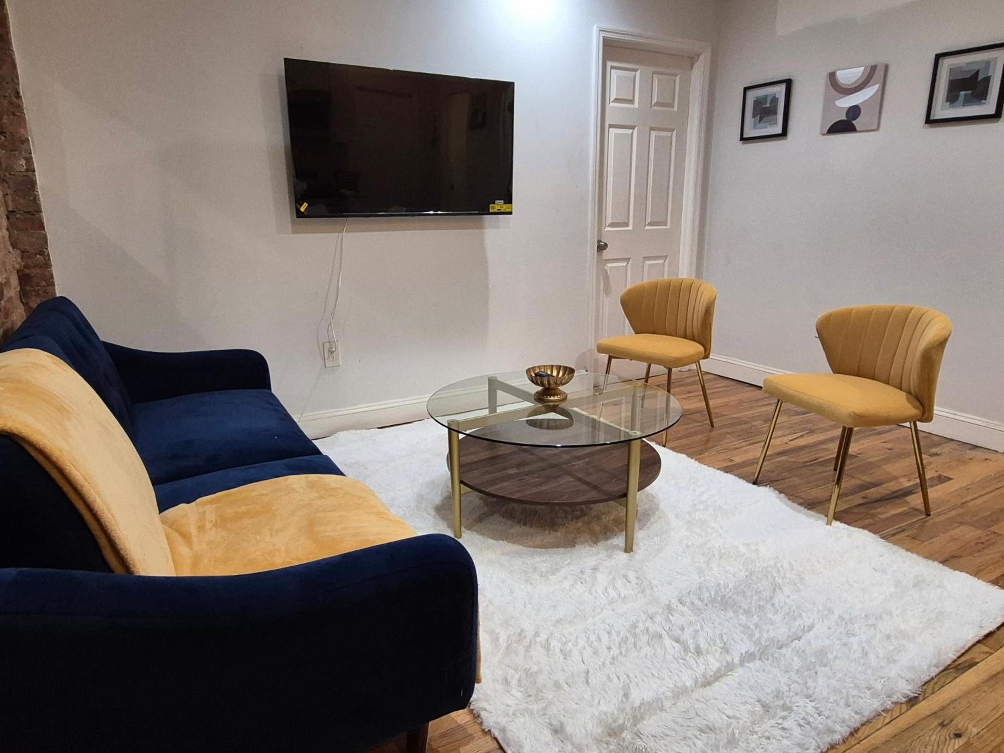 Relax And Unwind At Chic Bed-stuy Brownstone New York