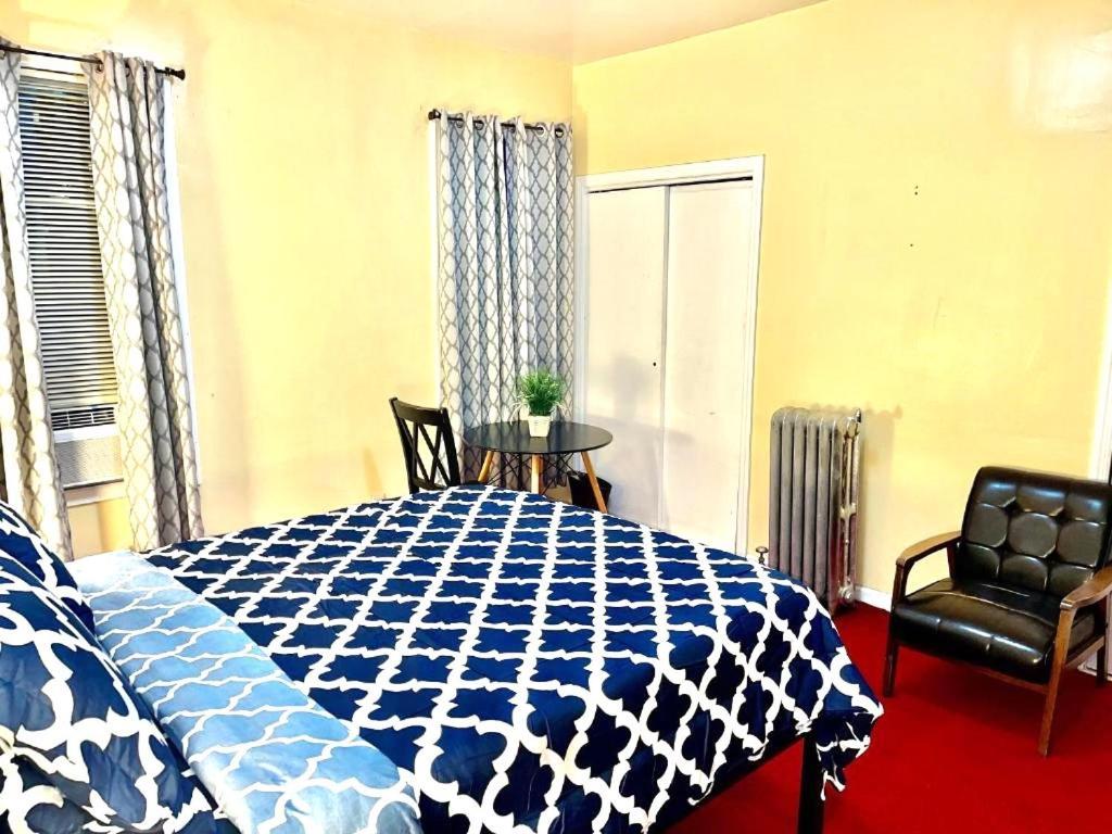 3 Bedrooms Huge In Lic, Very Next To Manhattan