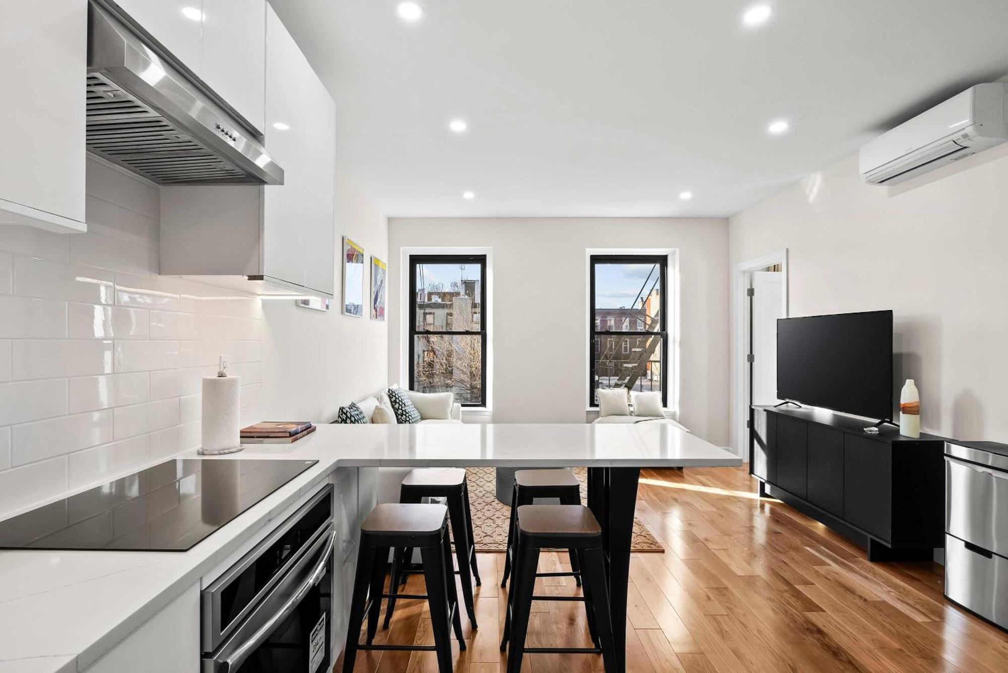 Carroll Place Ii - Bright 3br Carroll Gardens