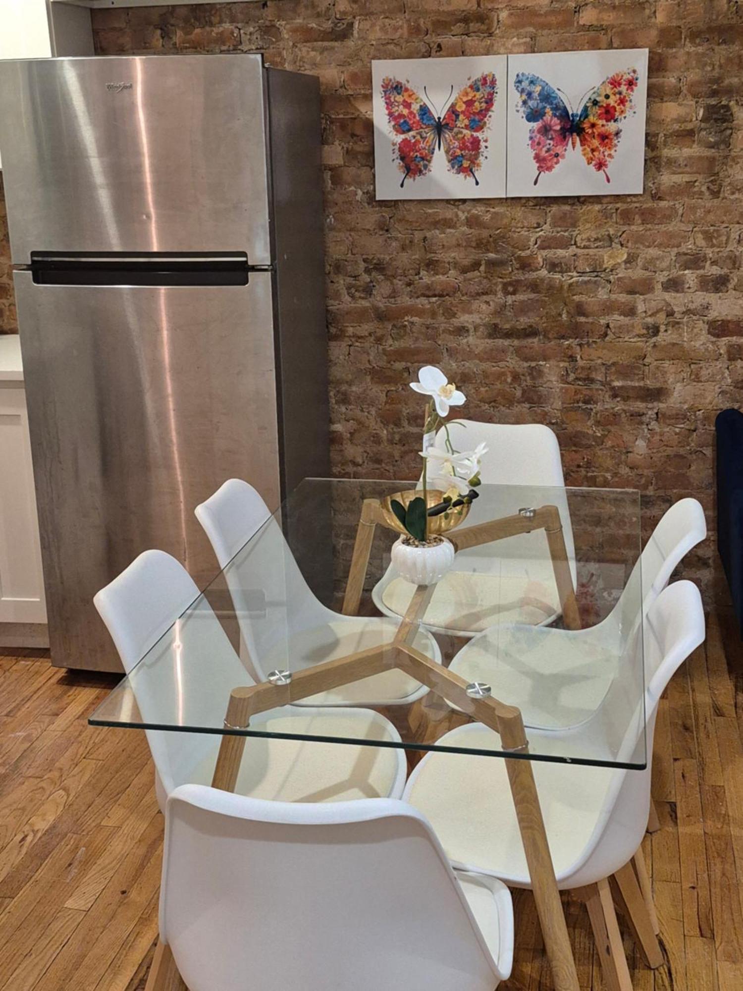 Relax And Unwind At Chic Bed-stuy Brownstone Apartment *