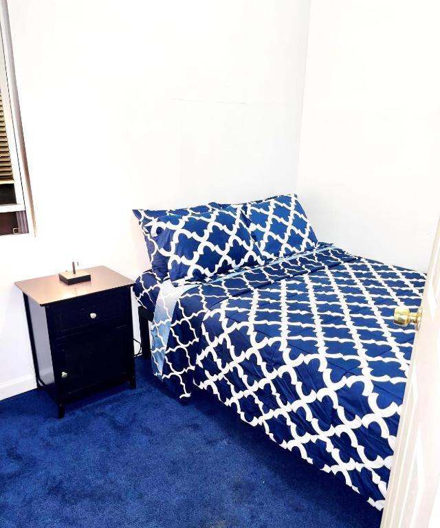 Apartment 3 Bedrooms Huge In Lic, Very Next To Manhattan