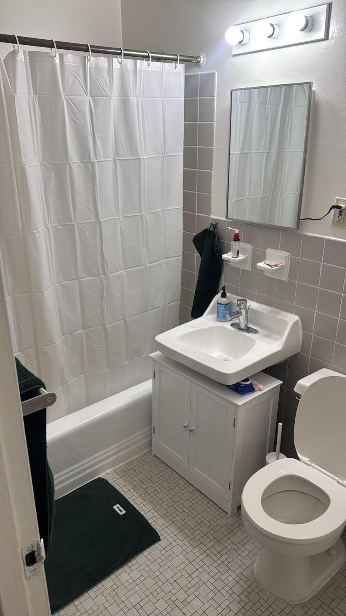 Elegant Nyc With Designer Touches