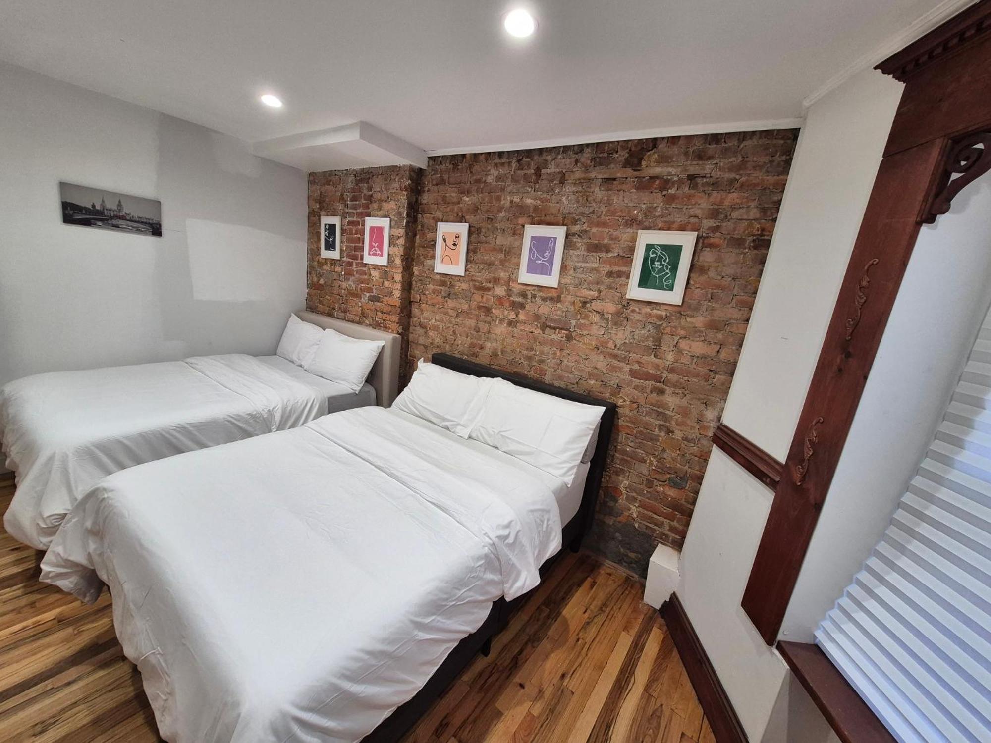Relax And Unwind At Chic Bed-stuy Brownstone Apartment New York