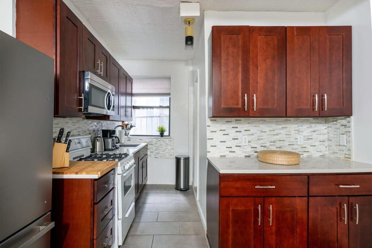 Prime Location 1br Newly Furnished Apartment *