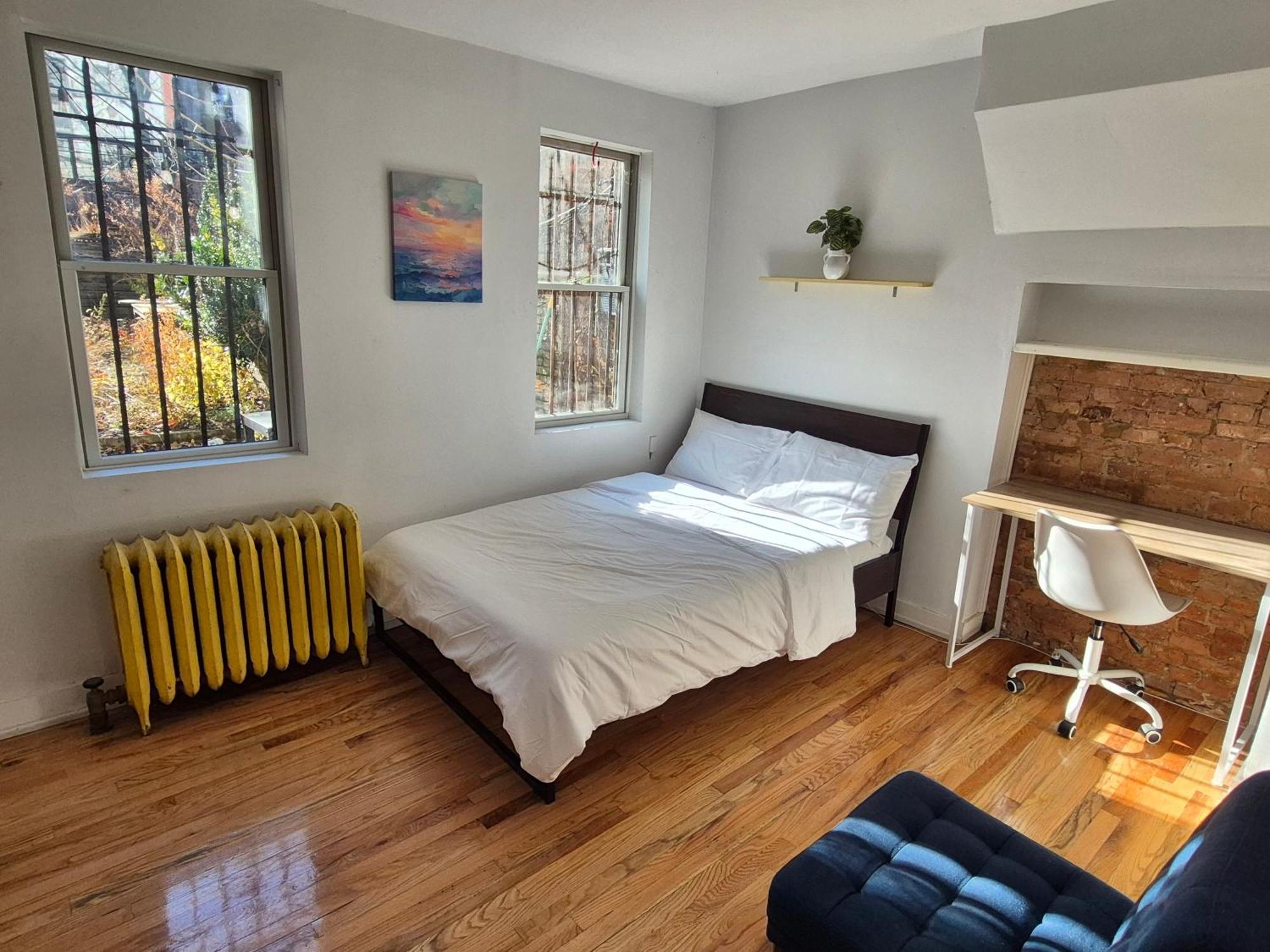 Relax And Unwind At Chic Bed-stuy Brownstone Apartment New York