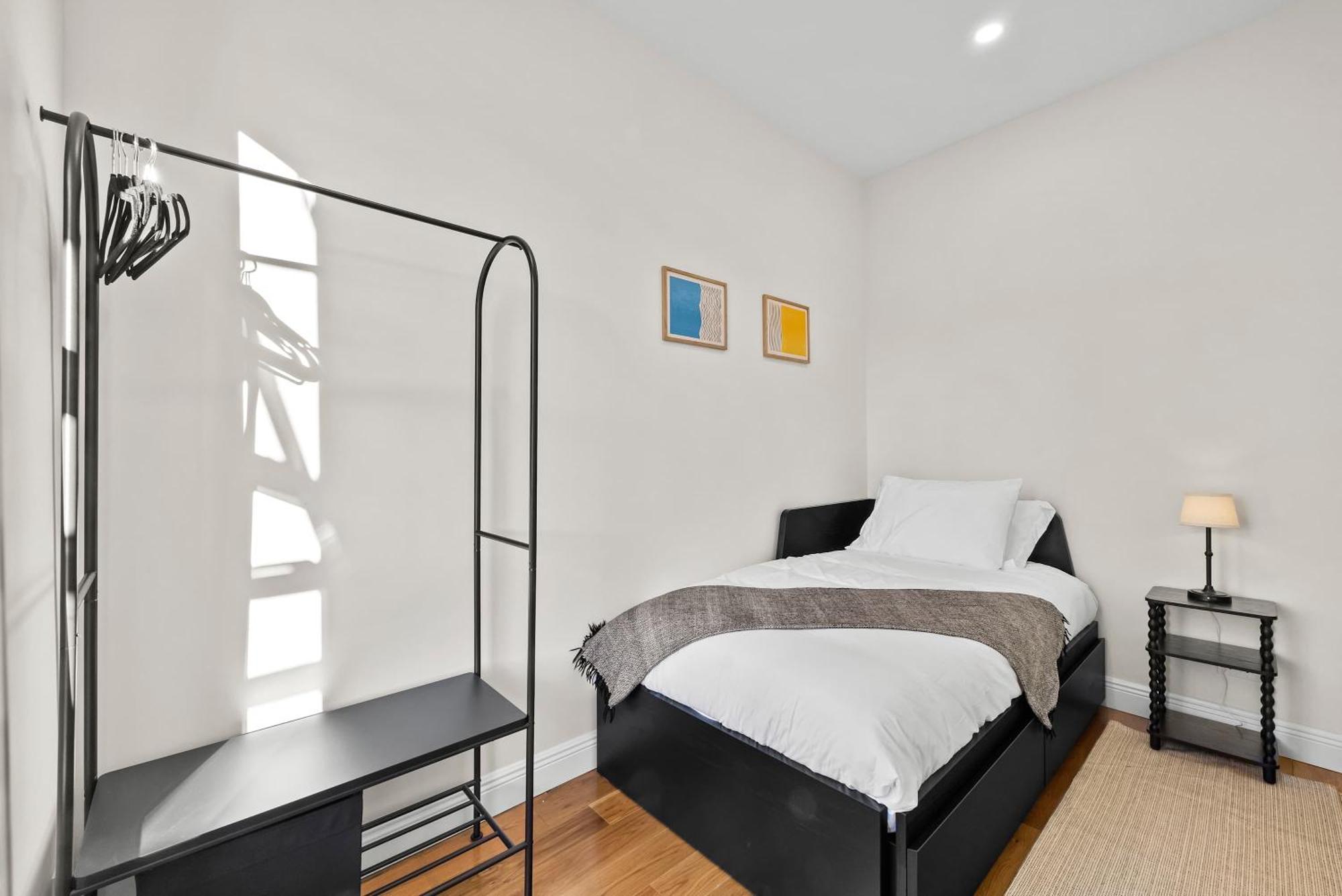 Carroll Place Ii - Bright 3br Carroll Gardens