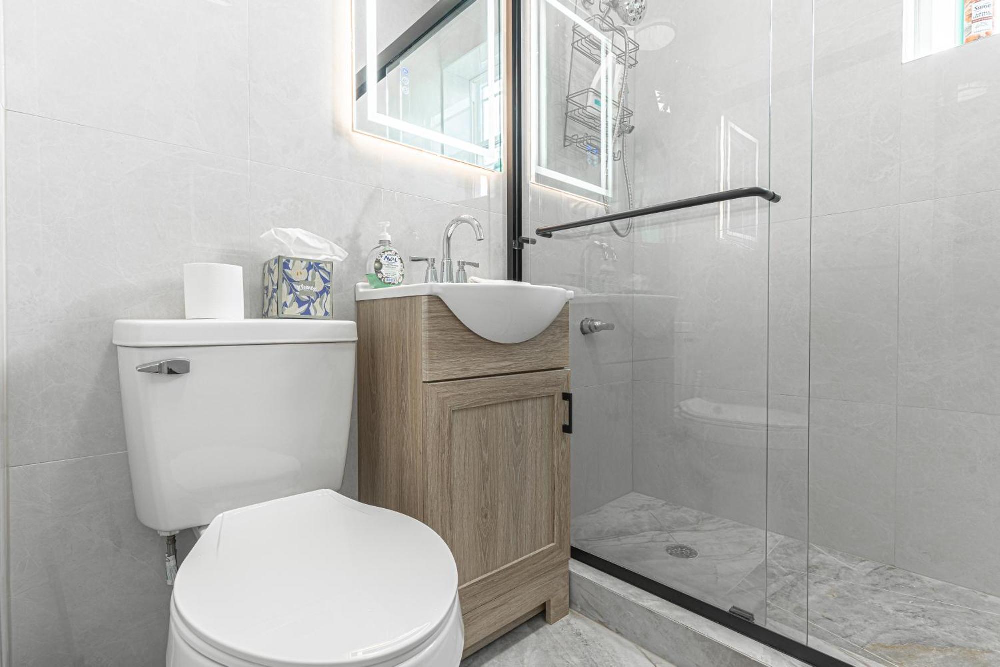 Comfy 2b Near Lga & Subway With Washer & Dryer Apartment *