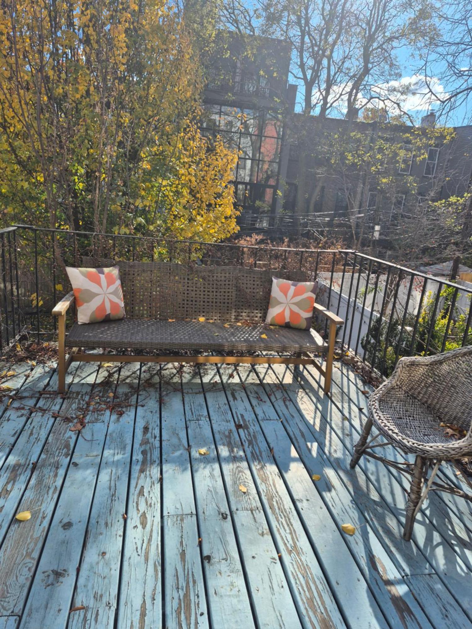 Relax And Unwind At Chic Bed-stuy Brownstone Apartment New York