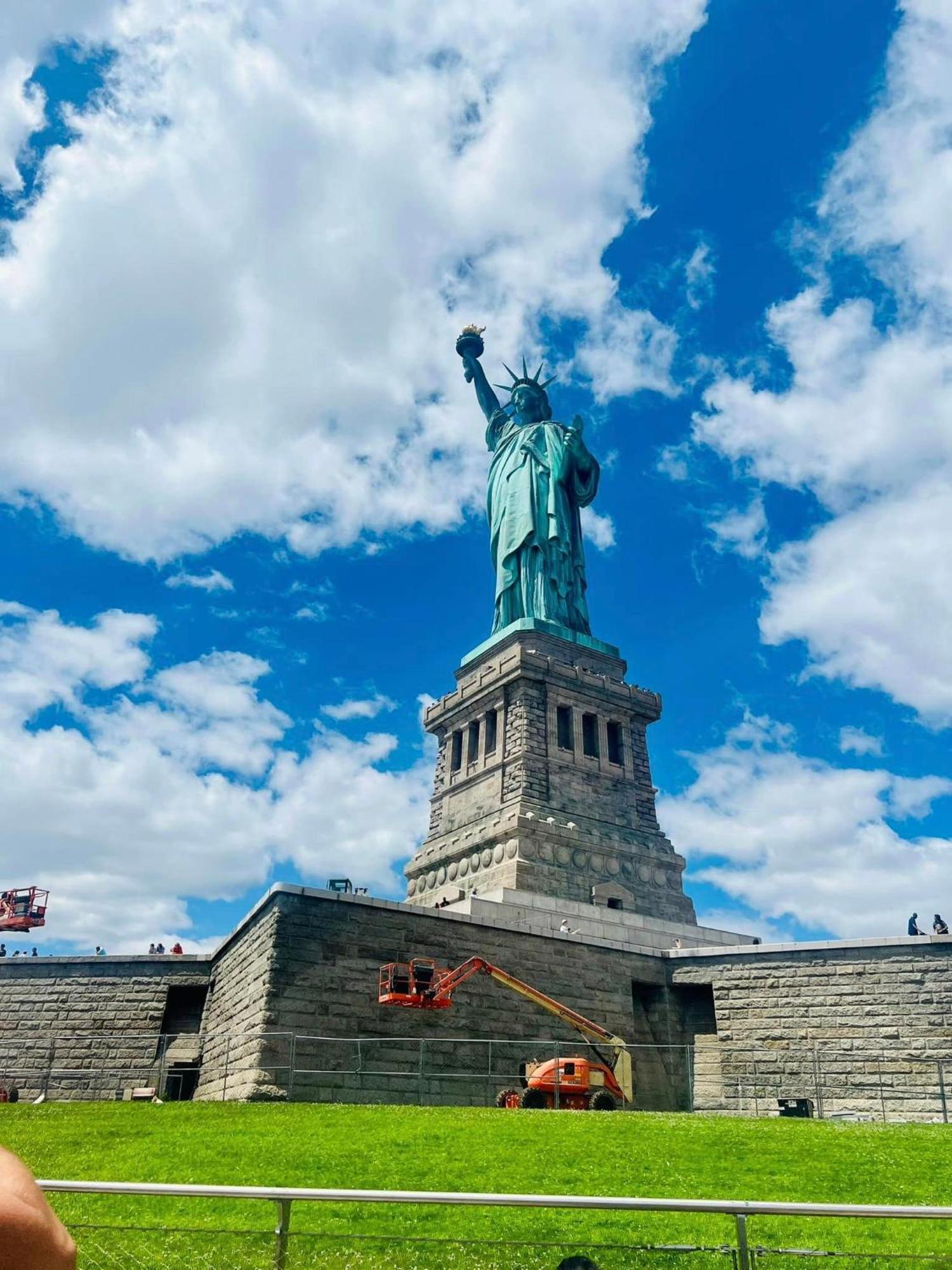 Apartment 3 Bedrooms Huge In Lic, Very Next To Manhattan New York