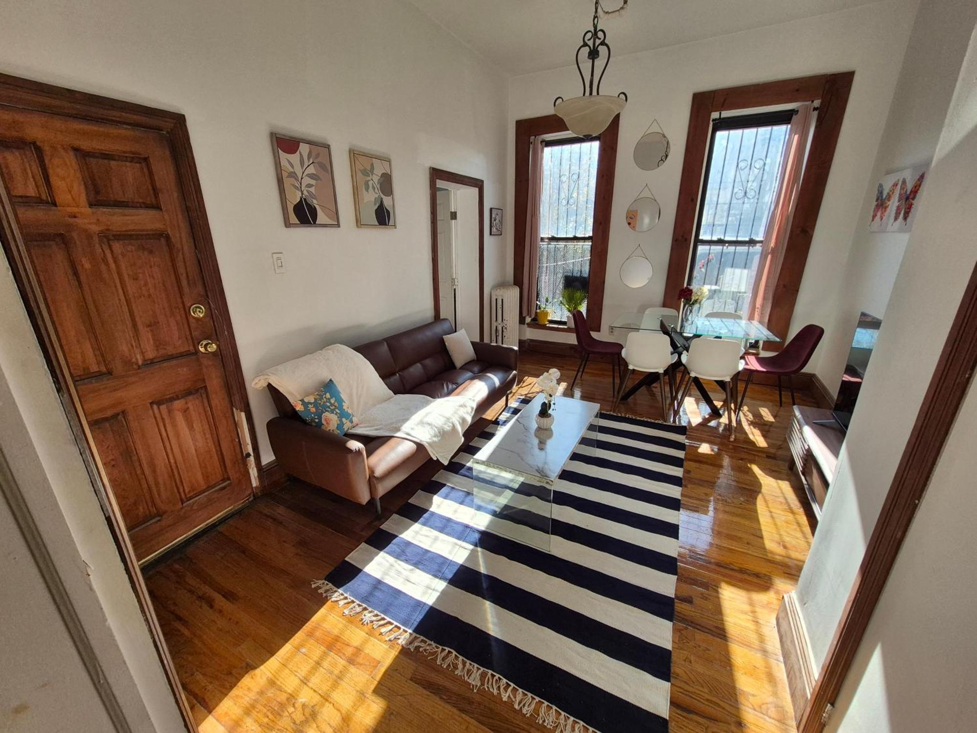 Relax And Unwind At Chic Bed-stuy Brownstone Apartment New York