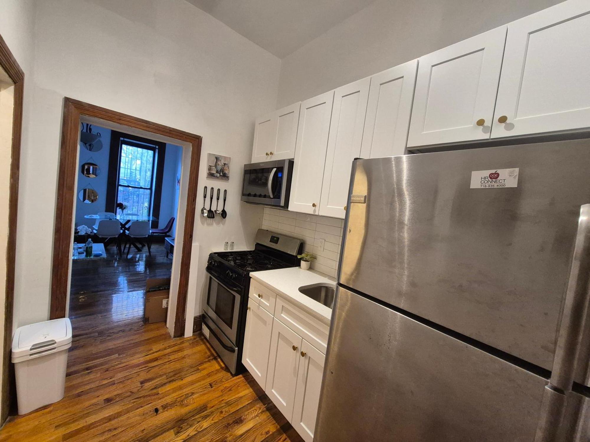 Relax And Unwind At Chic Bed-stuy Brownstone Apartment New York