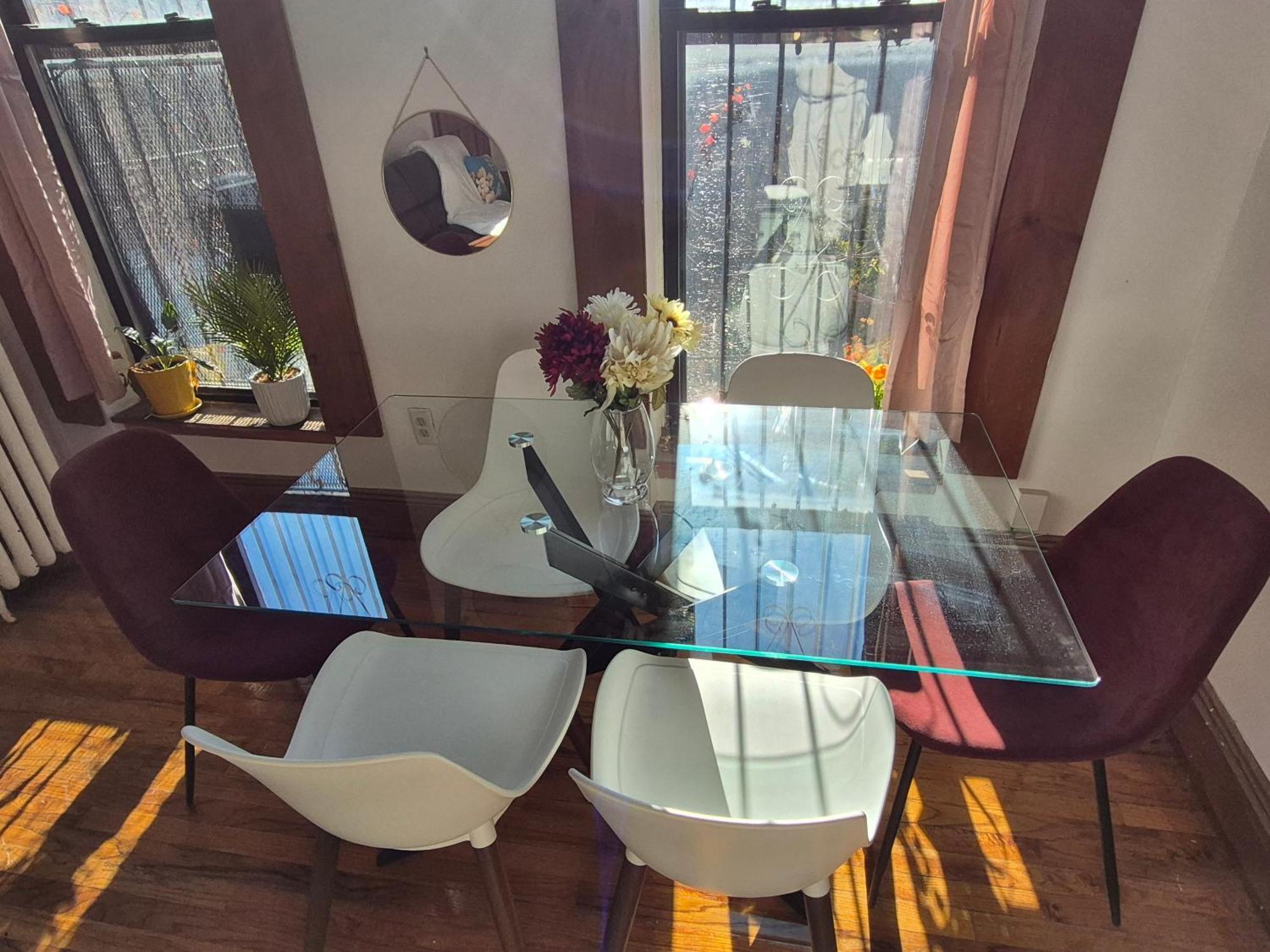 Relax And Unwind At Chic Bed-stuy Brownstone New York