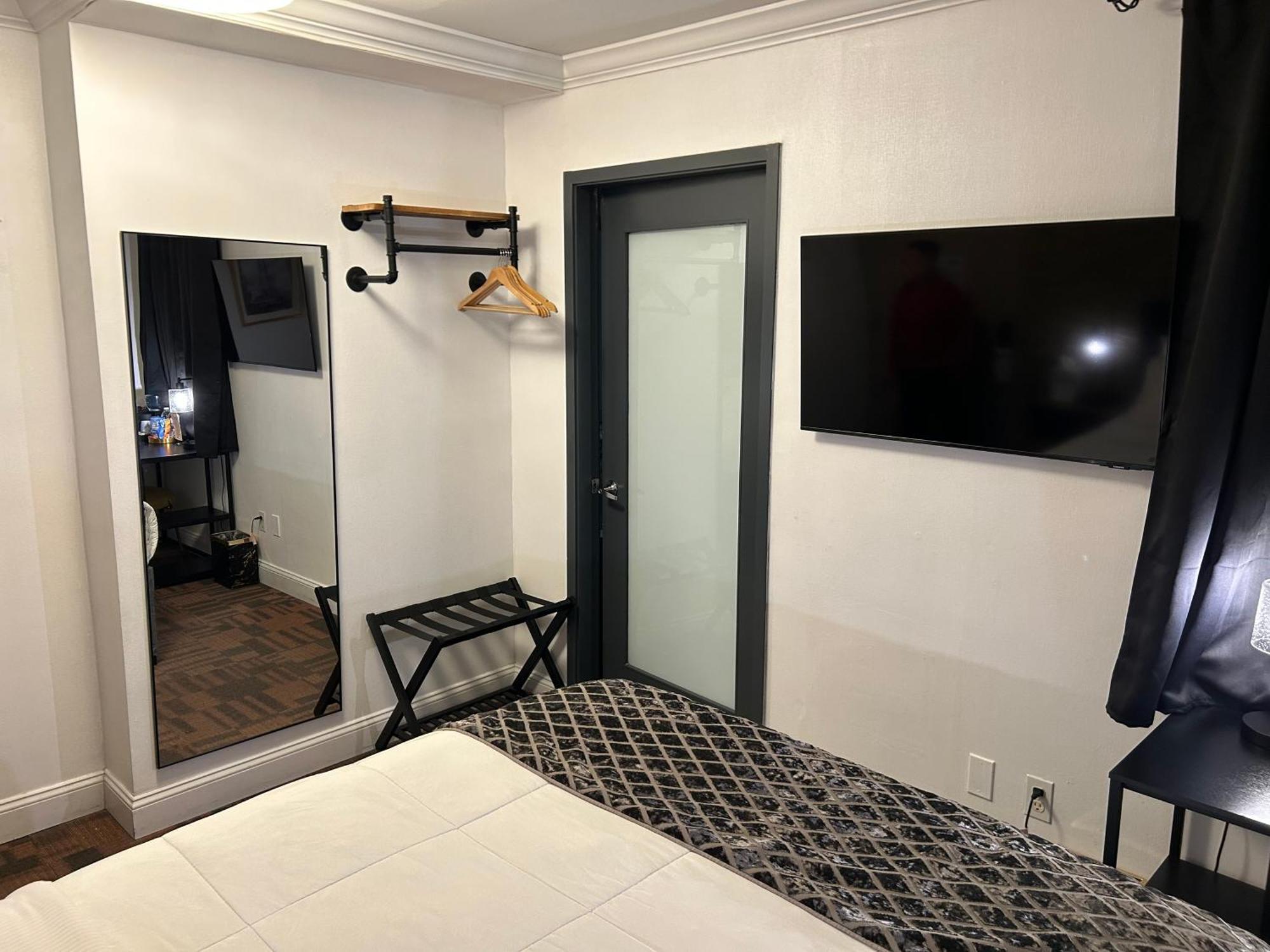 Richland Les New York