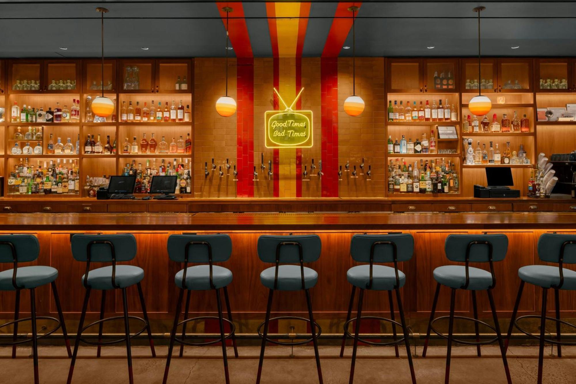 Moxy Nyc Downtown Hotel