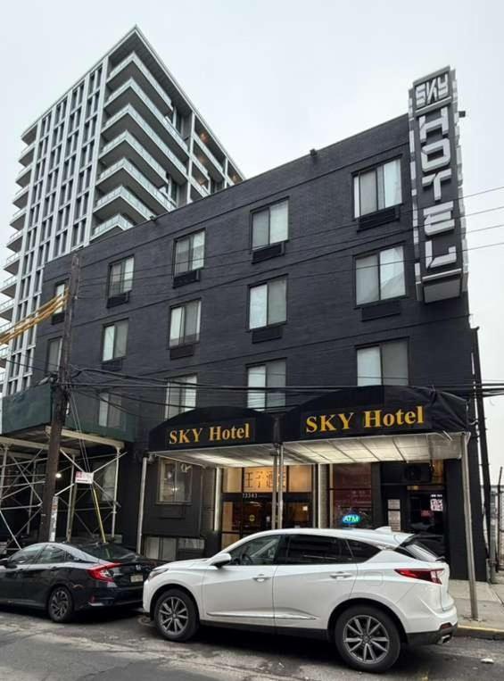 Hotel Sky Flushing/laguardia Airport 4*
