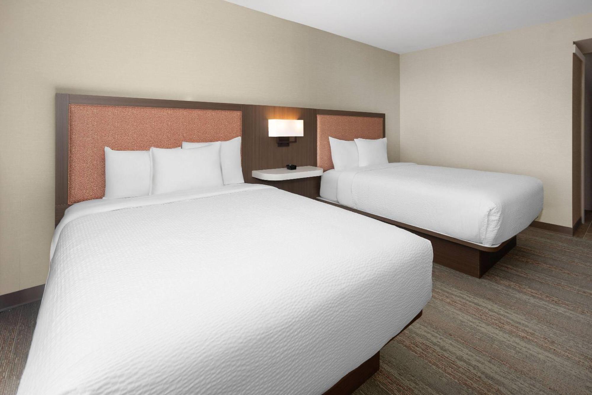 La Quinta Inn & Suites By Wyndham Queens Nyc Jfk Airtrain