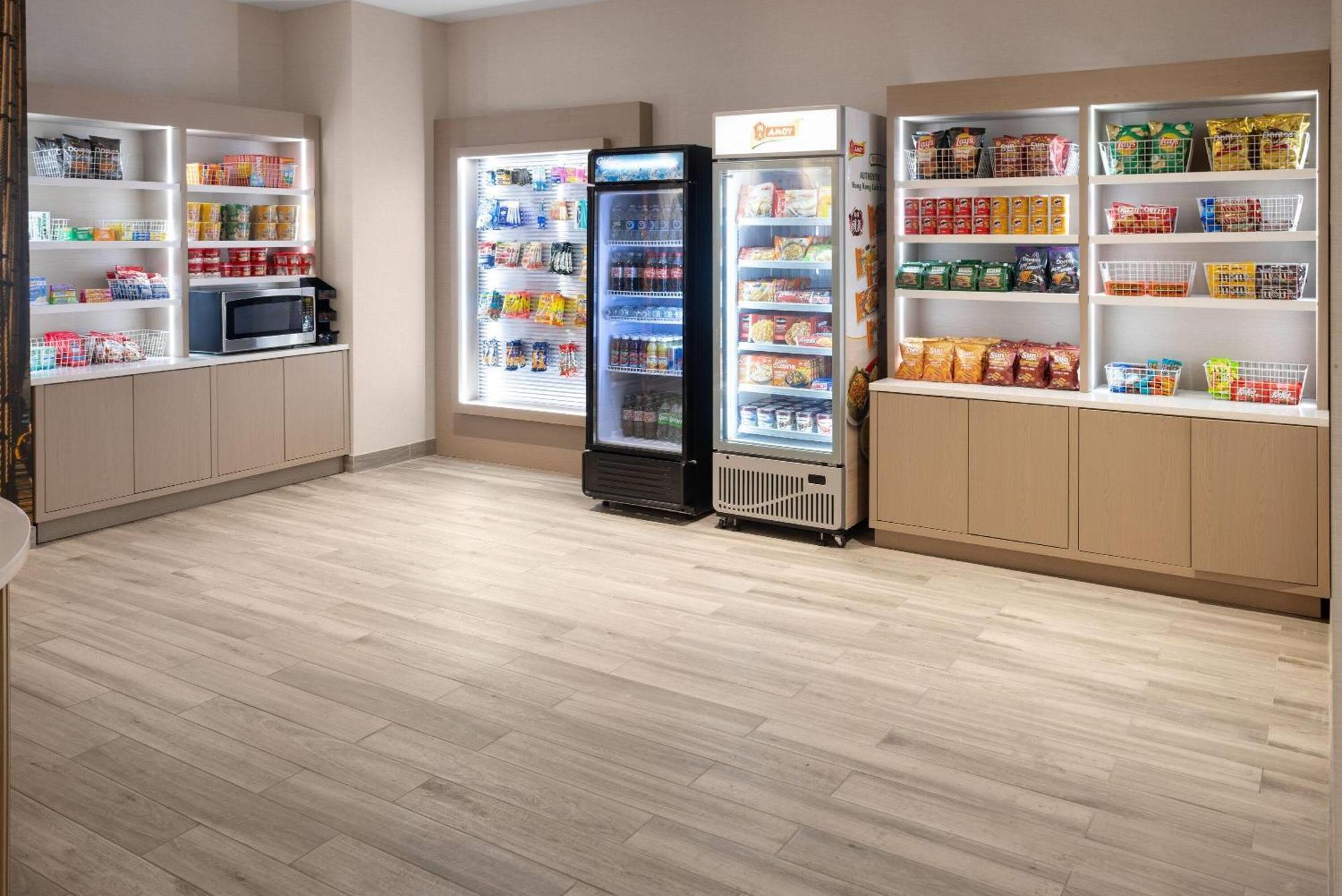 La Quinta Inn & Suites By Wyndham Queens Nyc Jfk Airtrain Hotel