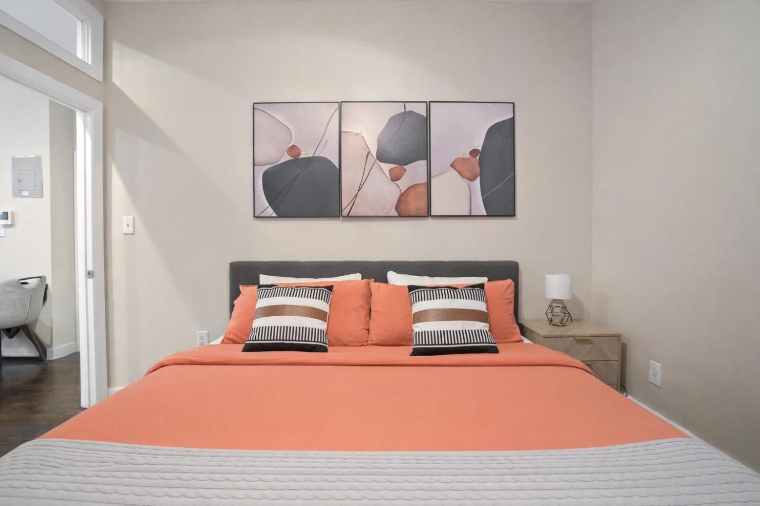 3 Bd Idyllic Haven Next To Park * New York